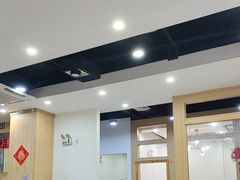 -江城燕子大排档(江汉路步行街店)