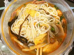 招牌螺狮粉-怂猫抓子·成都冒烤鸭