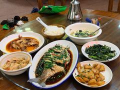 -芦茨金富饭庄·25年老字号·专做稻草鸡