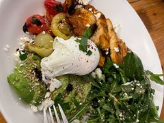 鸡肉牛油果沙拉-Egg•Allday Brunch(襄阳北路店)