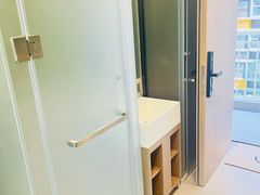 -东方体育中心(地铁站)