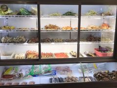 面包甜点陈列柜-虾忆鲜.龙虾.烧烤.小海鲜(桐乡店)
