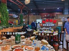 -三亚火车头万人海鲜广场