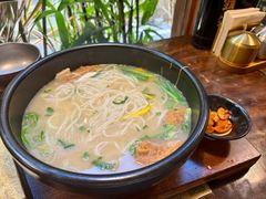 -银米·云南传统过桥米线(双廊黑金冠店)