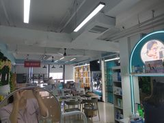 -英伦眼镜蔡司依视路折扣店(通州万达店)