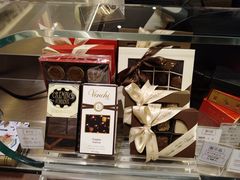 -VENCHI 闻绮(北京国贸商城店)