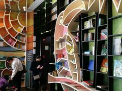 -钟书阁(松江泰晤士小镇店)