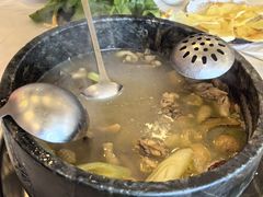 -鲁朗纳麦石锅鸡庄园