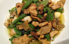 Stir-Fried Pork with Young Chili