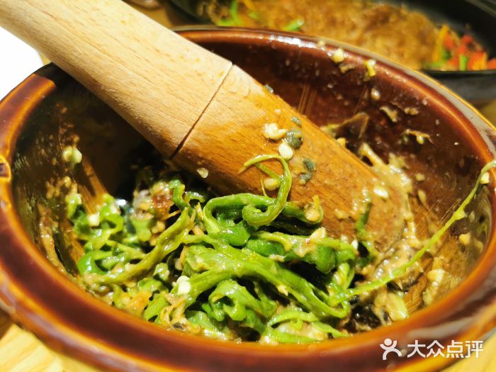 費大廚辣椒炒肉(東方悅鄰店)皮蛋青椒擂茄子圖片