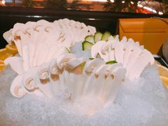 松茸刺生-蔼若春.传承三十年云南菜(金碧公园店)