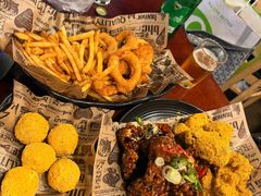 -BHC炸鸡(明洞总店)