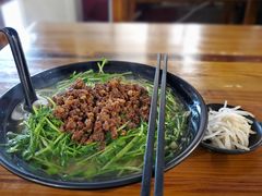 -丽虹云南过桥米线(兴工街店)