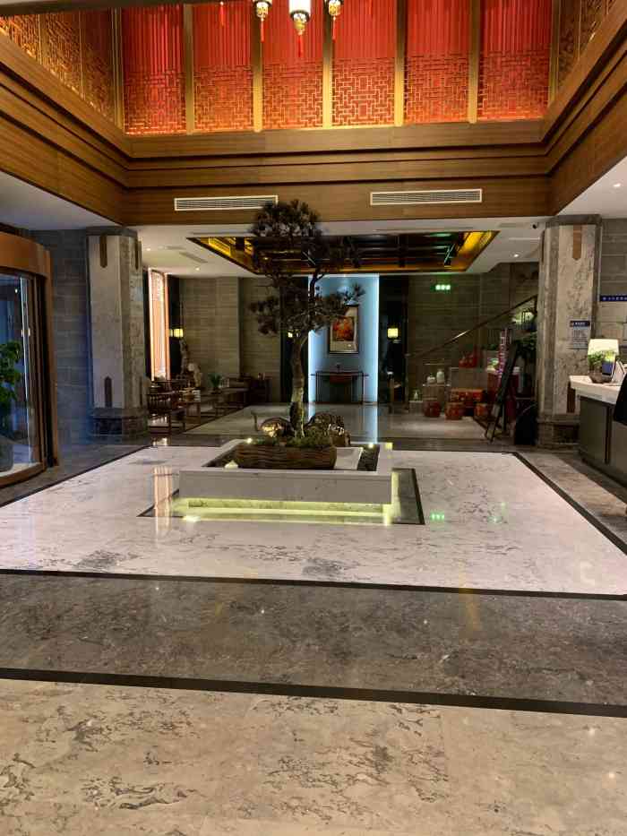 瑶池丽水水汇(新区店)-"不错,服务态度不错,里面环境也好,赞一个.