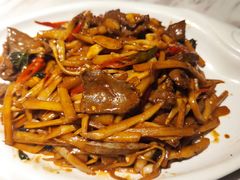 酸笋紫苏牛肉-广雅茶楼(柳州一店)