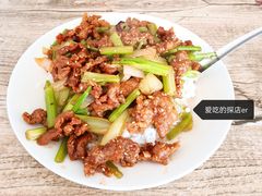 芹菜牛肉盖饭-满洲八旗铁锅靠大鹅(清泉文苑店)