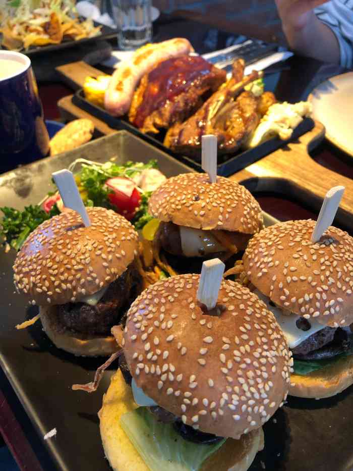 bluefrog蓝蛙(三里屯太古里店)-"第一次来吃 从门外看不觉得怎样 进来