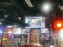 -马路牙子烧烤音乐酒馆(望京店)