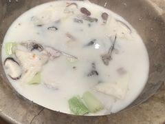 -滇香肴·云南菜蒸汽石锅鱼(云南北路店)
