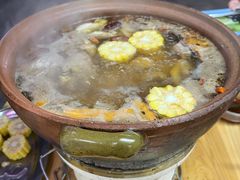 炭炉果鸡煲-威邵鸡煲(西华路总店)