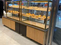 面包甜点陈列柜-面包新语(融创茂店)