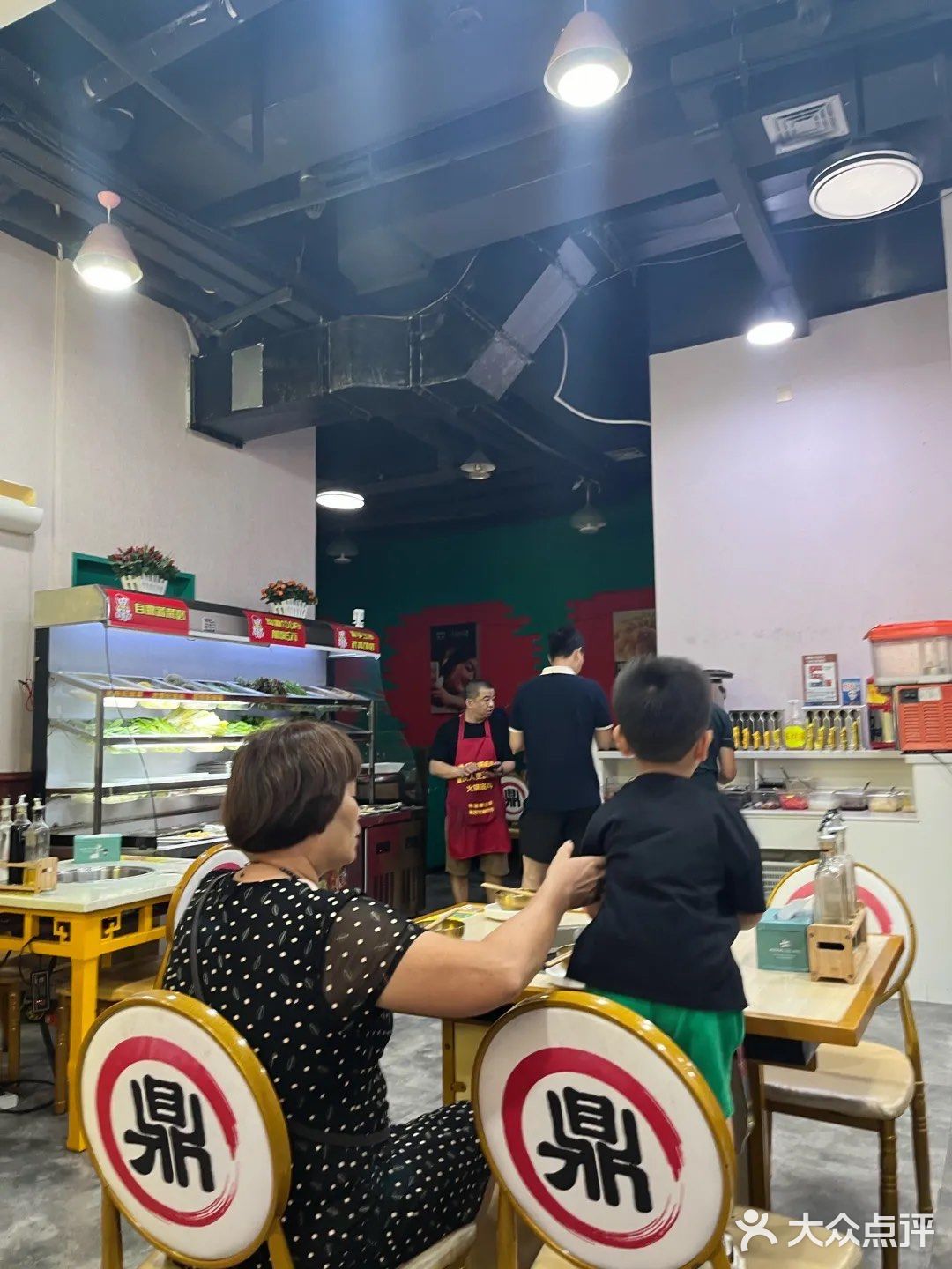 热气腾腾的鱼火锅之夜