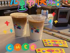 -瑞幸咖啡(岳家嘴地铁站店)