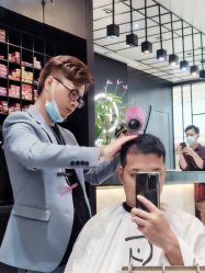 -HAIR CORNER