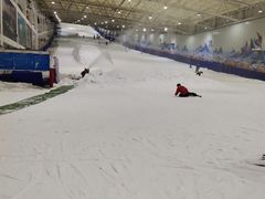 -乔波室内滑雪场