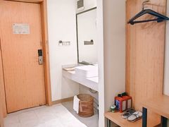 -希岸·轻雅酒店(广州白鹅潭艺术中心花地湾地铁站店)