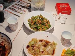 -阿瓦山寨·湘菜现炒·剁椒鱼头王(咸阳总店)