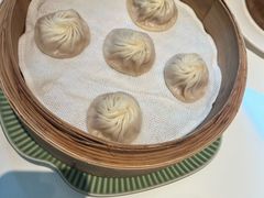 蟹粉鲜肉小笼包-桂满陇·蟹黄小笼汤包(清河万象店)