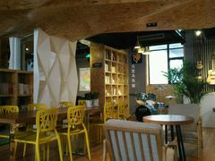 -新华里咖啡书吧(新华书店小寨店)
