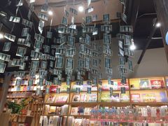 -猫的天空之城概念书店(杭州南宋御街店)