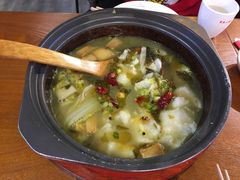 -周鱼小馆石锅酸菜鱼(活力汇店)