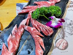 极品牛肋条-唯成•韩国炭火烤肉 유성고기