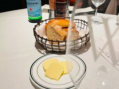 餐前包-Wolfgang’s Steakhouse 沃夫冈牛排馆(上海白玉兰广场店)