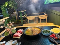 -鹿鸣山草本茶香火锅(园西路店)