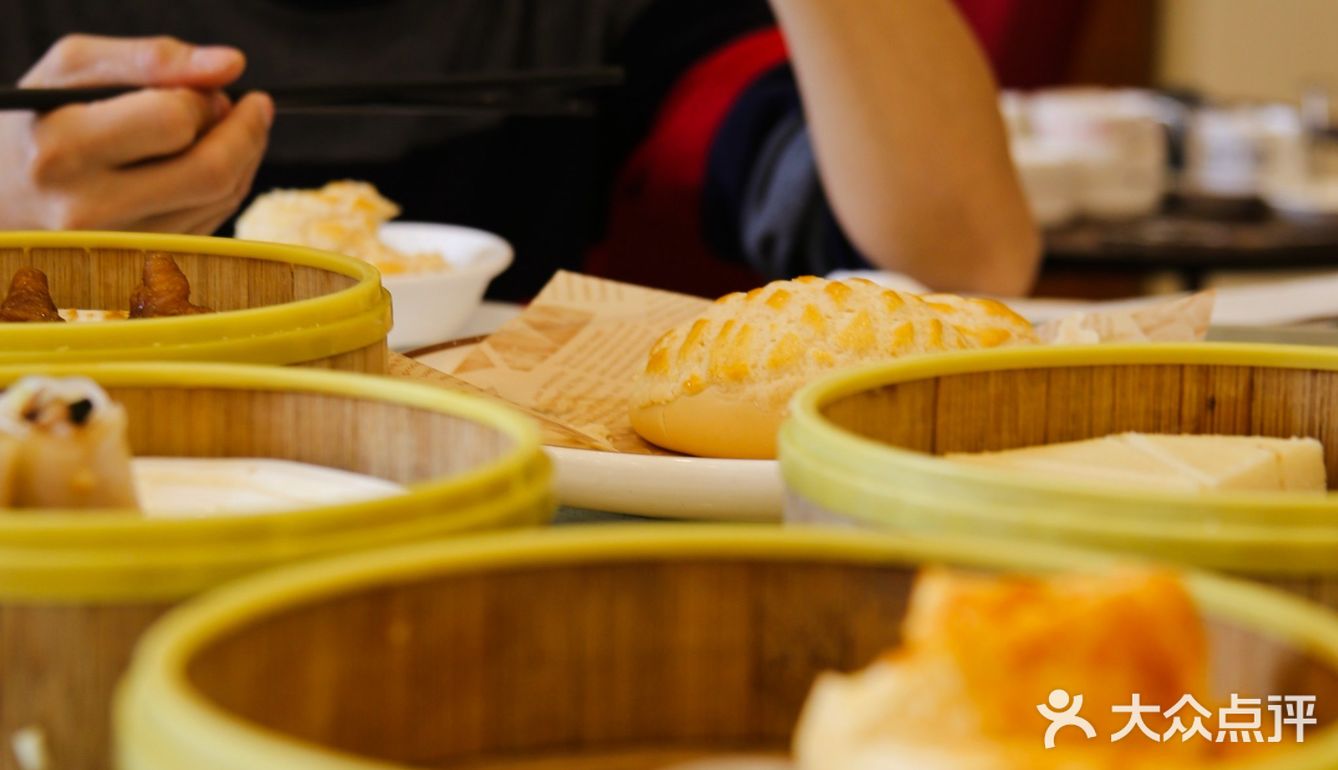 一百元五个人的中式咖啡，有山有水有金鱼