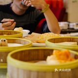 一百元五个人的中式咖啡，有山有水有金鱼