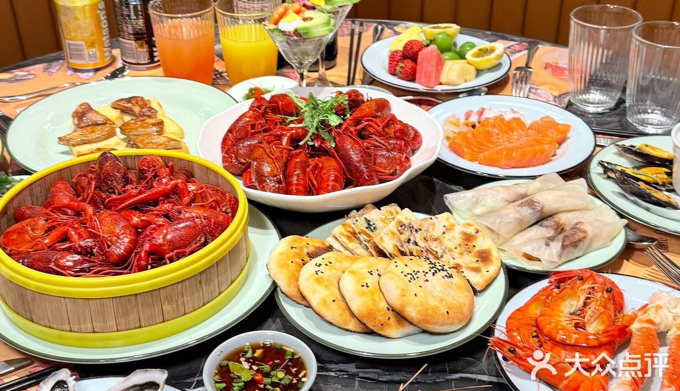 黄龙饭店自助餐，小龙虾狂嗨！夏天的快乐来了！