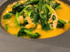 豌豆黄浸豌豆尖-半山腰·云南菜(侨福芳草地店)