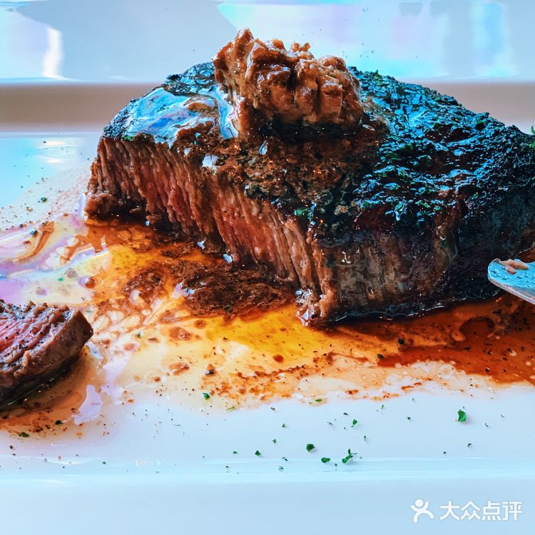 沪上老牌三大牛排馆之一的莫尔顿牛排