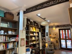 -邊城書店