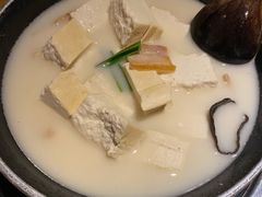 土家手掰柴火豆腐-吃饭皇帝大(合生汇店)