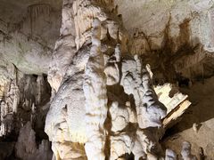 -波斯托伊纳溶洞