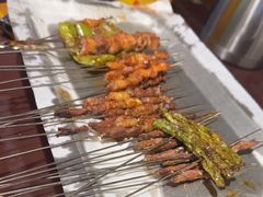 -三个大叔烤羊肉串·歌手驻唱·碳烤鲜肉(西三旗店)