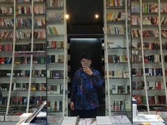 -钟书阁(松江泰晤士小镇店)