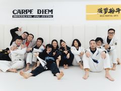 -菠萝格斗巴西柔术训练馆