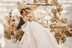 -雪中彩影婚纱摄影·微光艺术中心